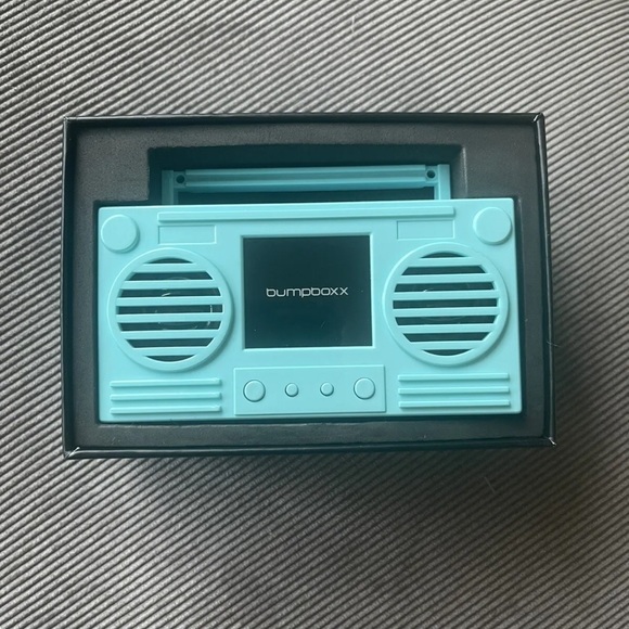 Bumpboxx Microboom Wearable Bluetooth Speaker Boombox w/ Chain - Tiphany Blue - Picture 3 of 12